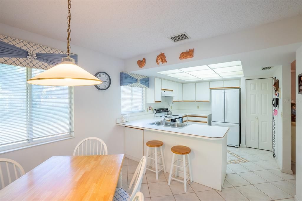 For Sale: $345,000 (3 beds, 2 baths, 1677 Square Feet)