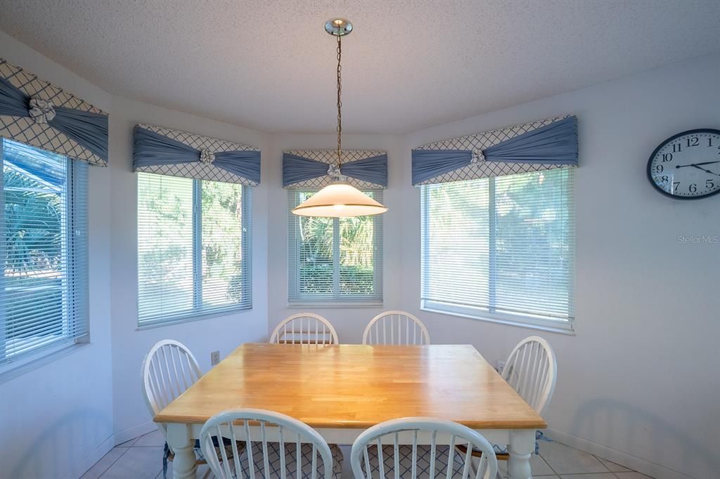 For Sale: $345,000 (3 beds, 2 baths, 1677 Square Feet)