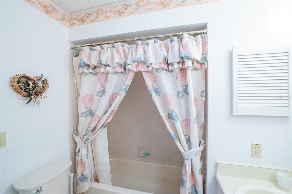 For Sale: $345,000 (3 beds, 2 baths, 1677 Square Feet)