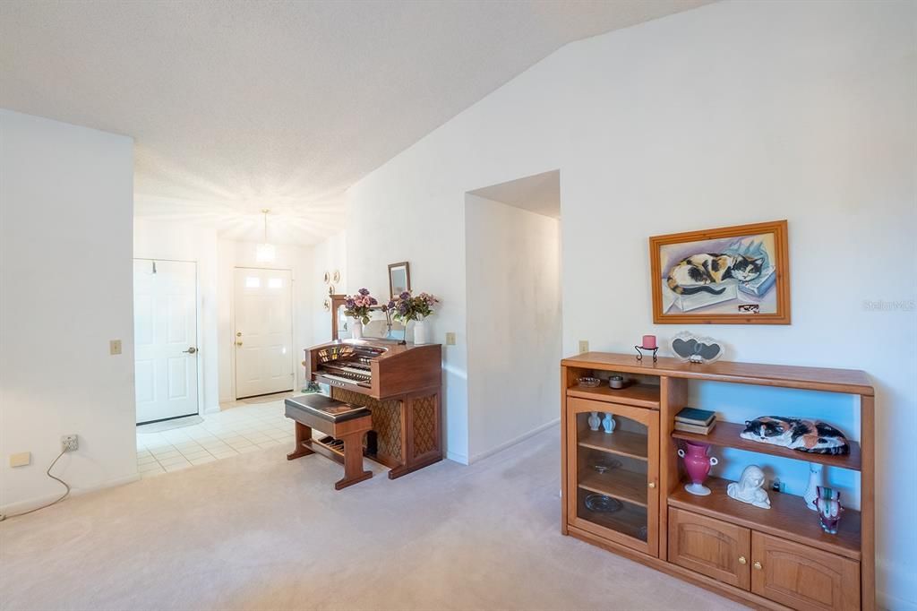 For Sale: $345,000 (3 beds, 2 baths, 1677 Square Feet)