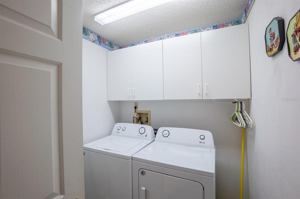 For Sale: $345,000 (3 beds, 2 baths, 1677 Square Feet)