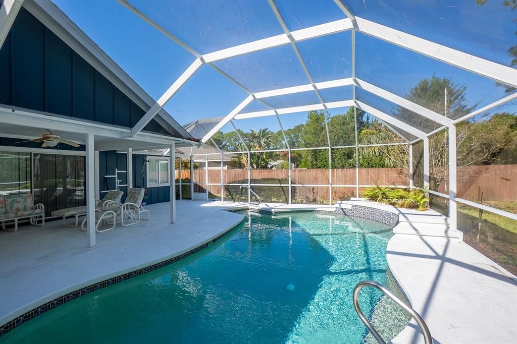 For Sale: $345,000 (3 beds, 2 baths, 1677 Square Feet)