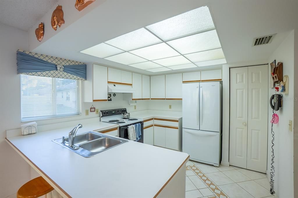 For Sale: $345,000 (3 beds, 2 baths, 1677 Square Feet)