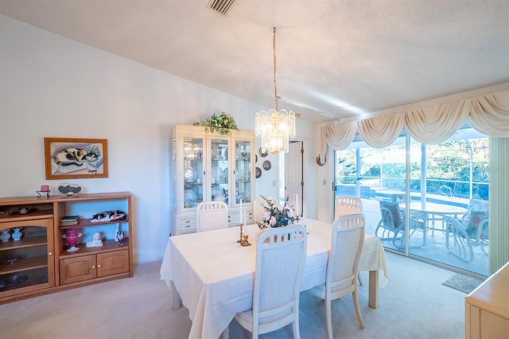 For Sale: $345,000 (3 beds, 2 baths, 1677 Square Feet)