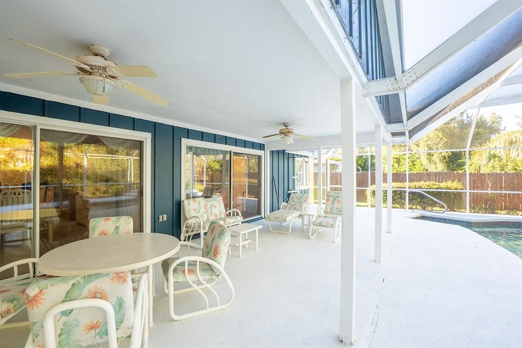 For Sale: $345,000 (3 beds, 2 baths, 1677 Square Feet)