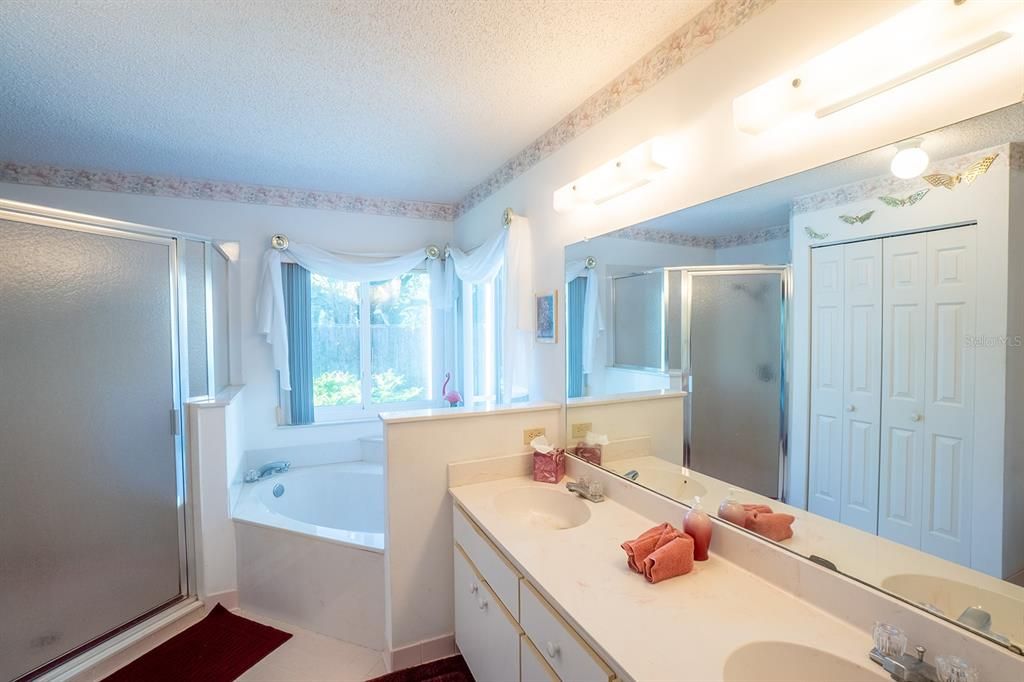 For Sale: $345,000 (3 beds, 2 baths, 1677 Square Feet)