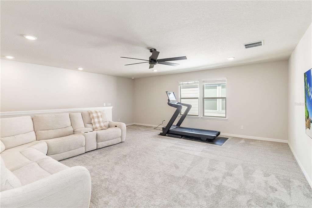 For Sale: $575,000 (5 beds, 3 baths, 2904 Square Feet)