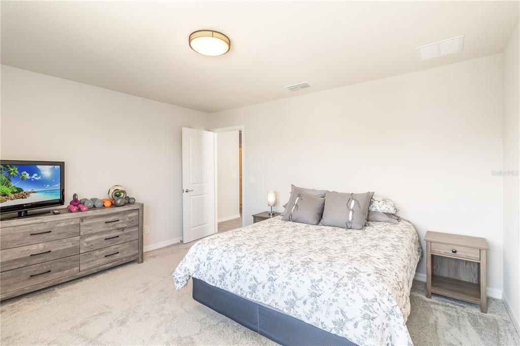 For Sale: $575,000 (5 beds, 3 baths, 2904 Square Feet)