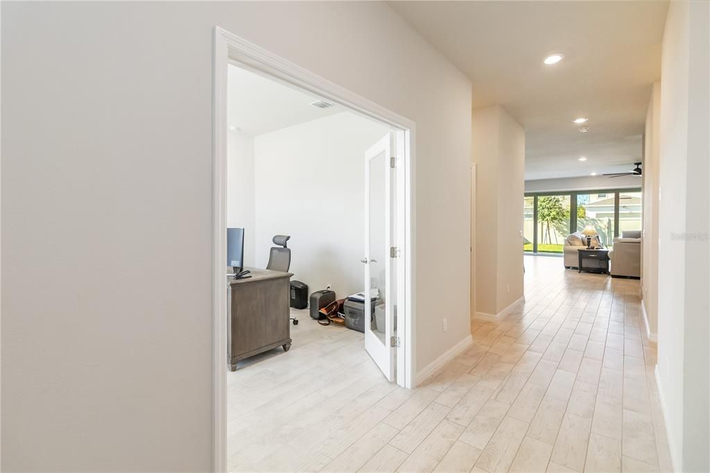 For Sale: $575,000 (5 beds, 3 baths, 2904 Square Feet)