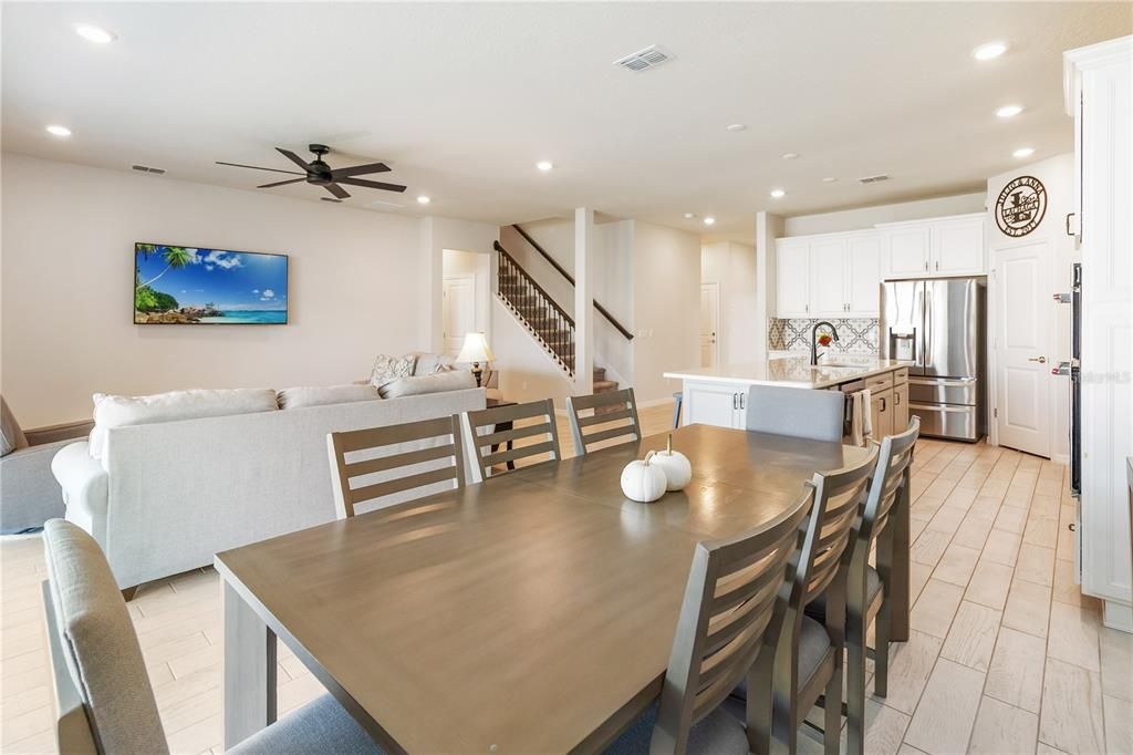 For Sale: $575,000 (5 beds, 3 baths, 2904 Square Feet)