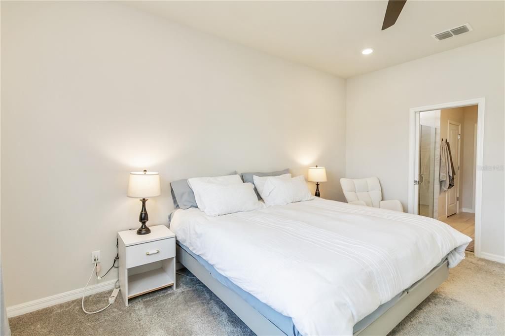 For Sale: $575,000 (5 beds, 3 baths, 2904 Square Feet)