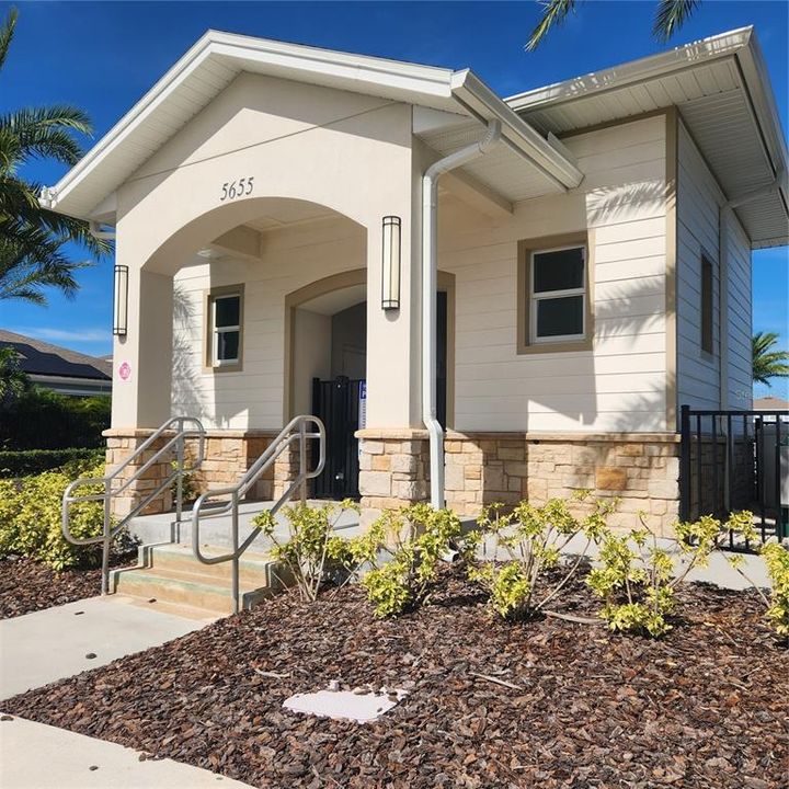 For Sale: $575,000 (5 beds, 3 baths, 2904 Square Feet)