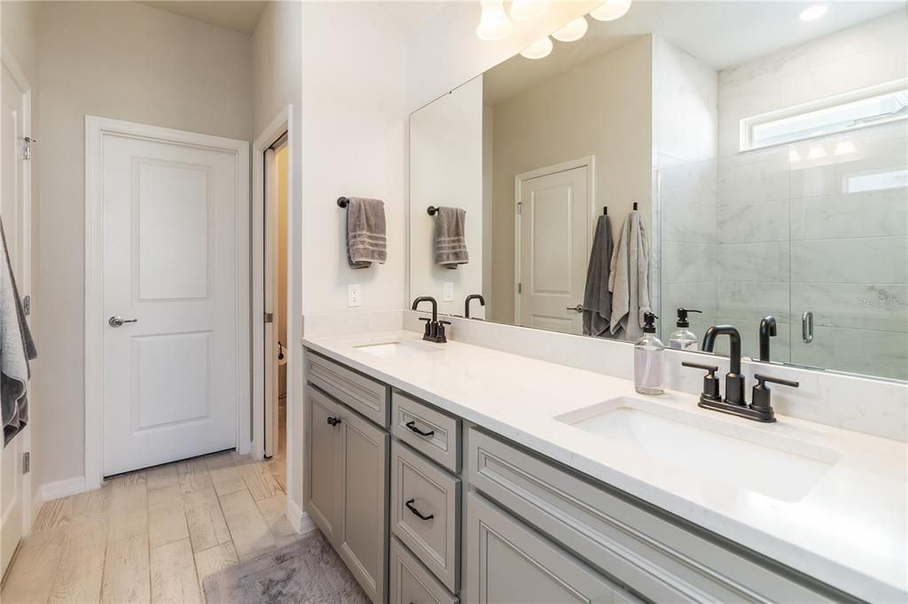 For Sale: $575,000 (5 beds, 3 baths, 2904 Square Feet)