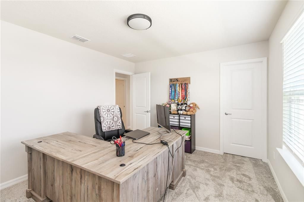 For Sale: $575,000 (5 beds, 3 baths, 2904 Square Feet)