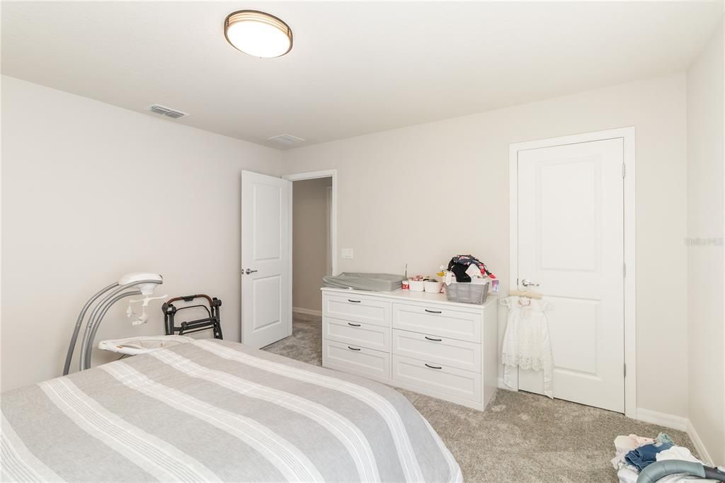 For Sale: $575,000 (5 beds, 3 baths, 2904 Square Feet)