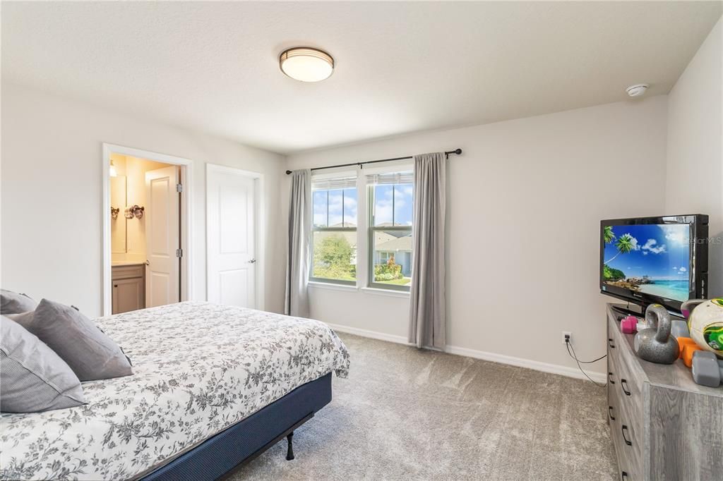 For Sale: $575,000 (5 beds, 3 baths, 2904 Square Feet)