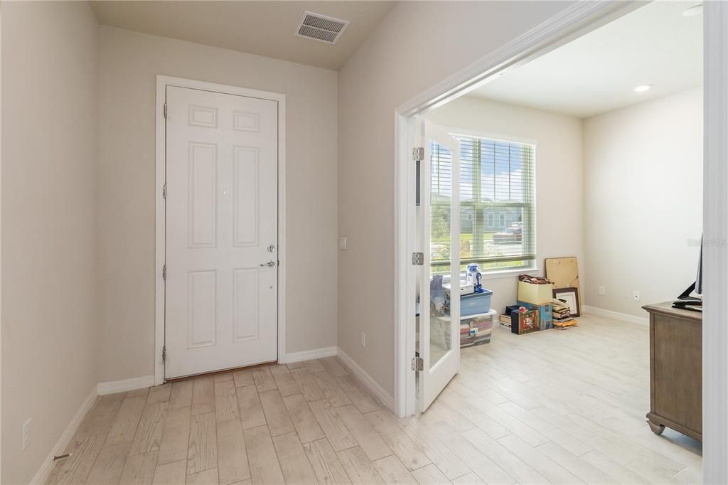 For Sale: $575,000 (5 beds, 3 baths, 2904 Square Feet)