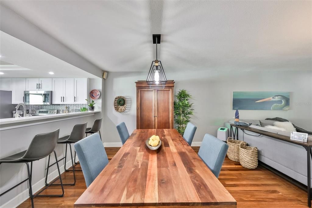 На продажу: $510,000 (2 спален, 2 ванн, 1918 Квадратных фут)