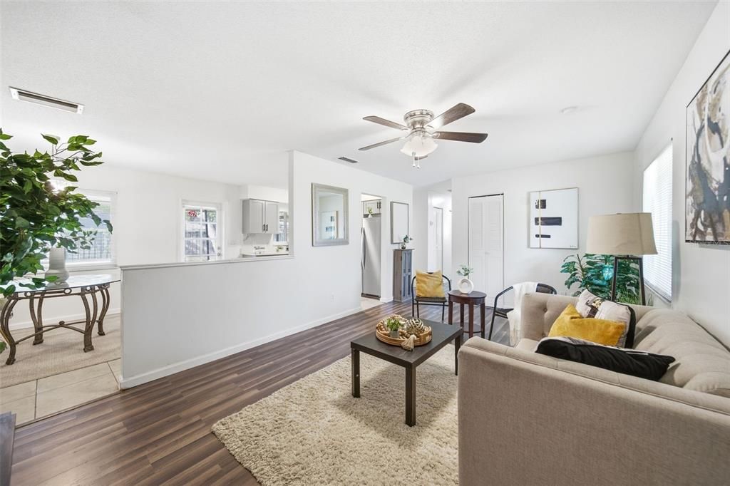 For Sale: $365,500 (3 beds, 2 baths, 1220 Square Feet)