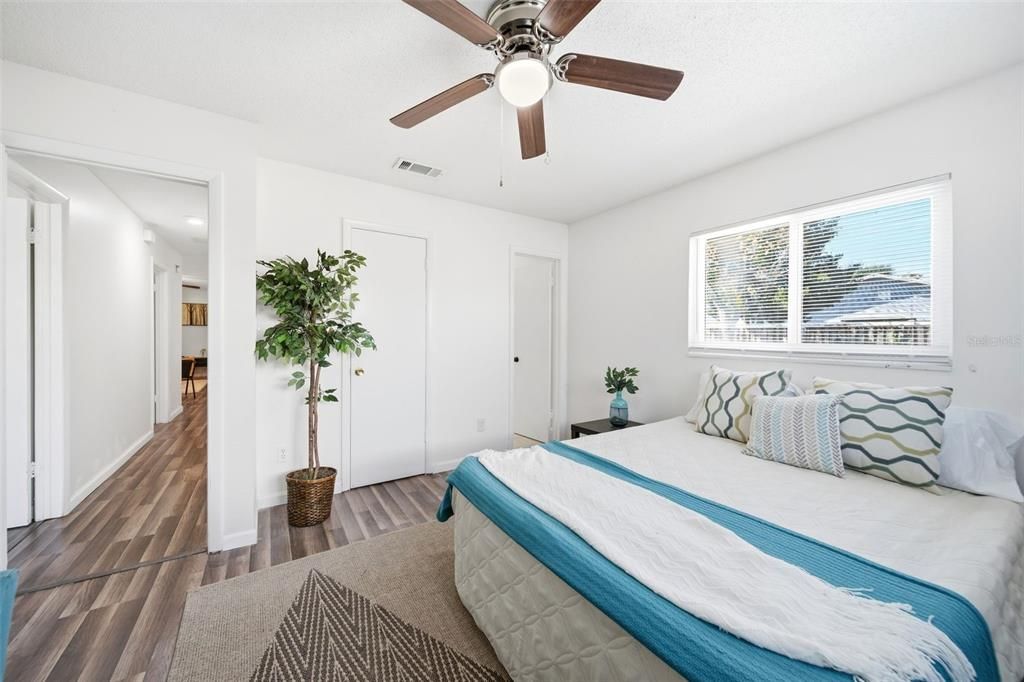 For Sale: $365,500 (3 beds, 2 baths, 1220 Square Feet)