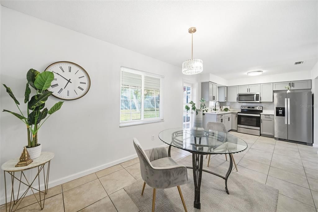 For Sale: $365,500 (3 beds, 2 baths, 1220 Square Feet)