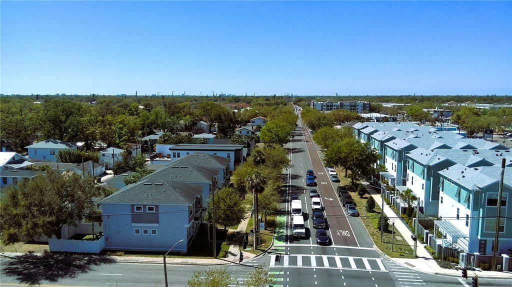 En Venta: $449,000 (0.13 acres)