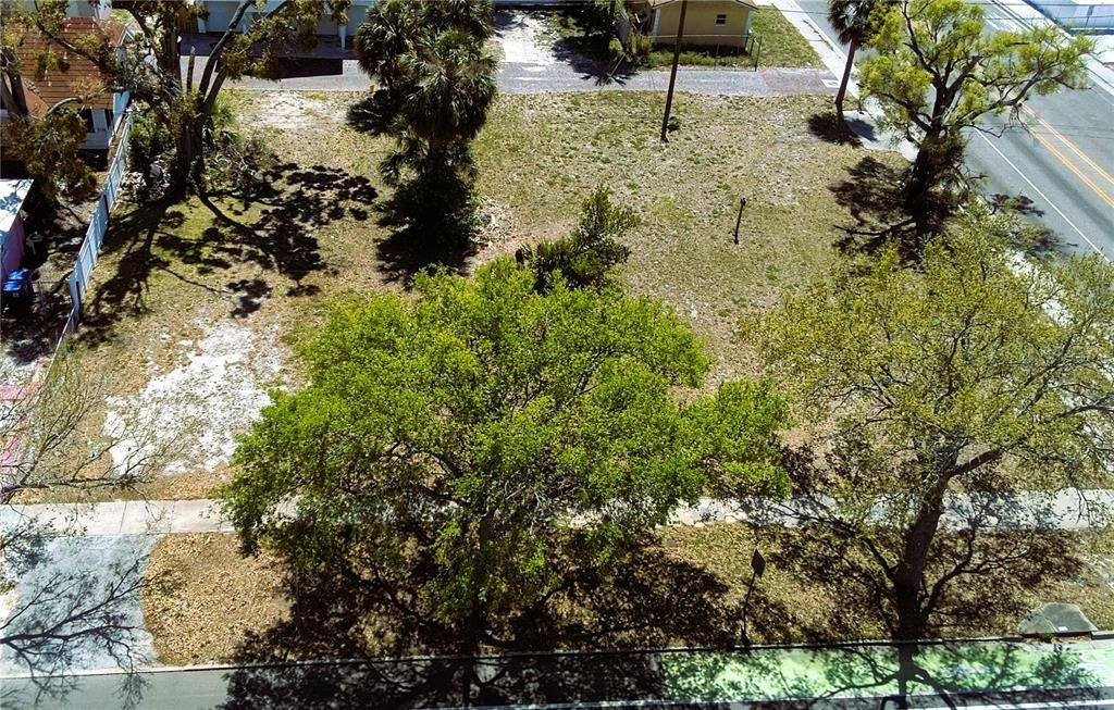 En Venta: $449,000 (0.13 acres)