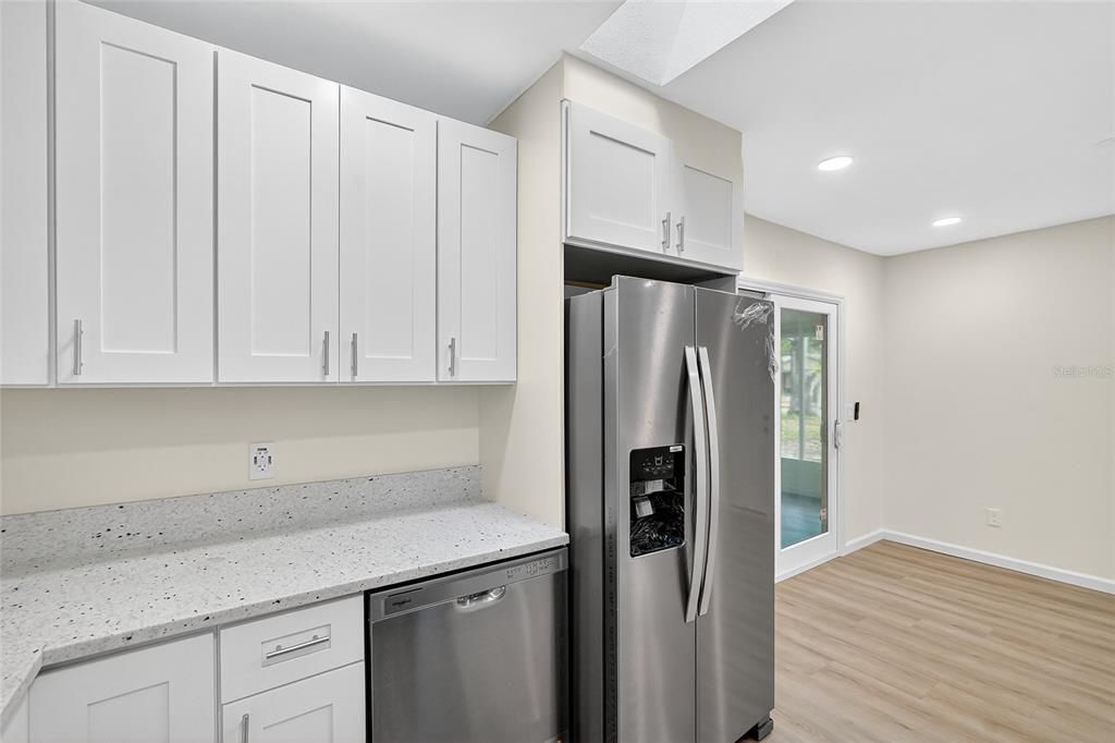 Activo con contrato: $299,990 (3 camas, 2 baños, 1104 Pies cuadrados)