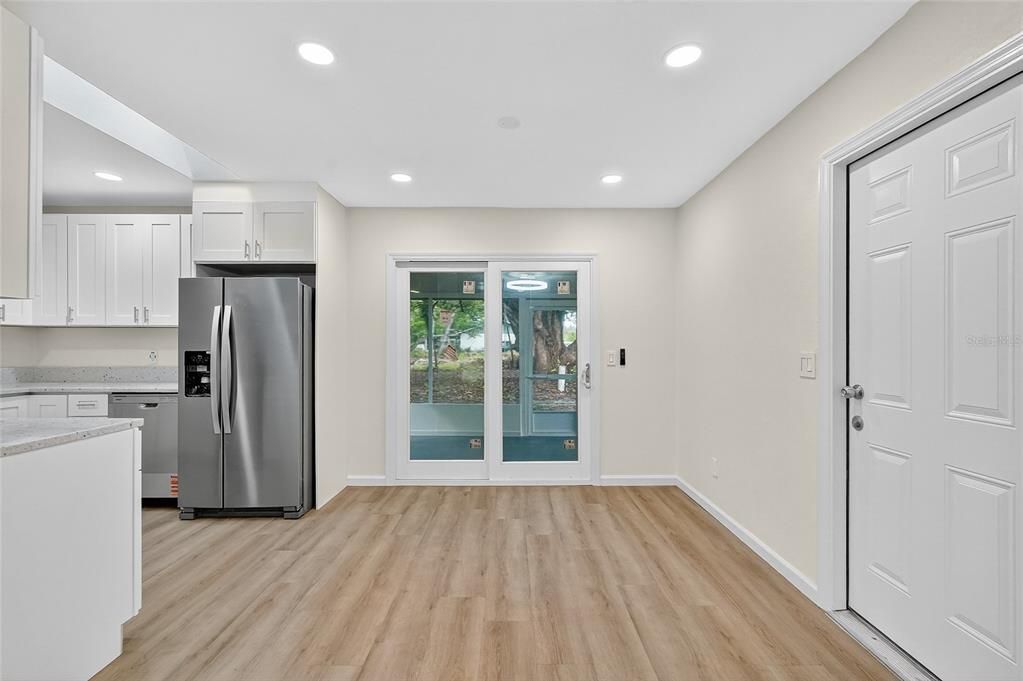 Activo con contrato: $299,990 (3 camas, 2 baños, 1104 Pies cuadrados)