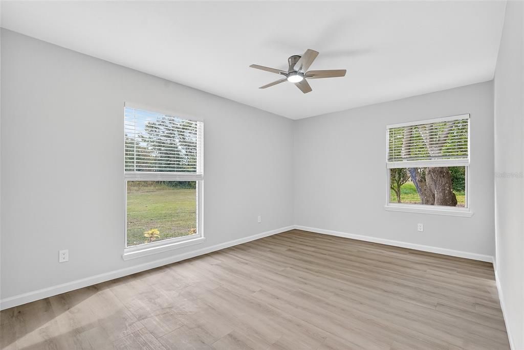 Activo con contrato: $299,990 (3 camas, 2 baños, 1104 Pies cuadrados)