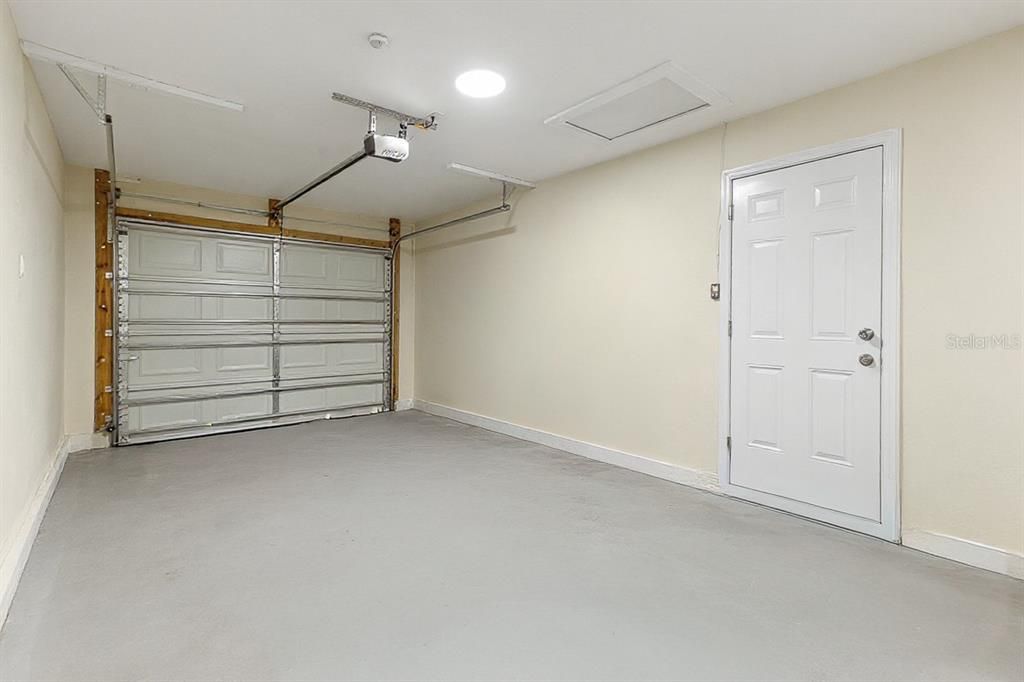 Activo con contrato: $299,990 (3 camas, 2 baños, 1104 Pies cuadrados)