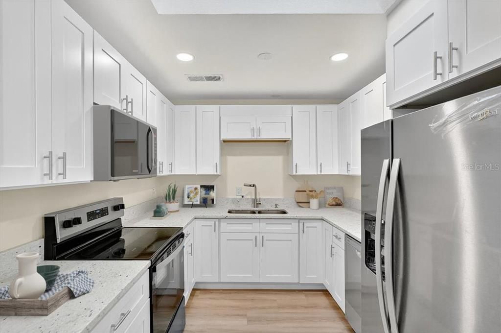 Activo con contrato: $299,990 (3 camas, 2 baños, 1104 Pies cuadrados)