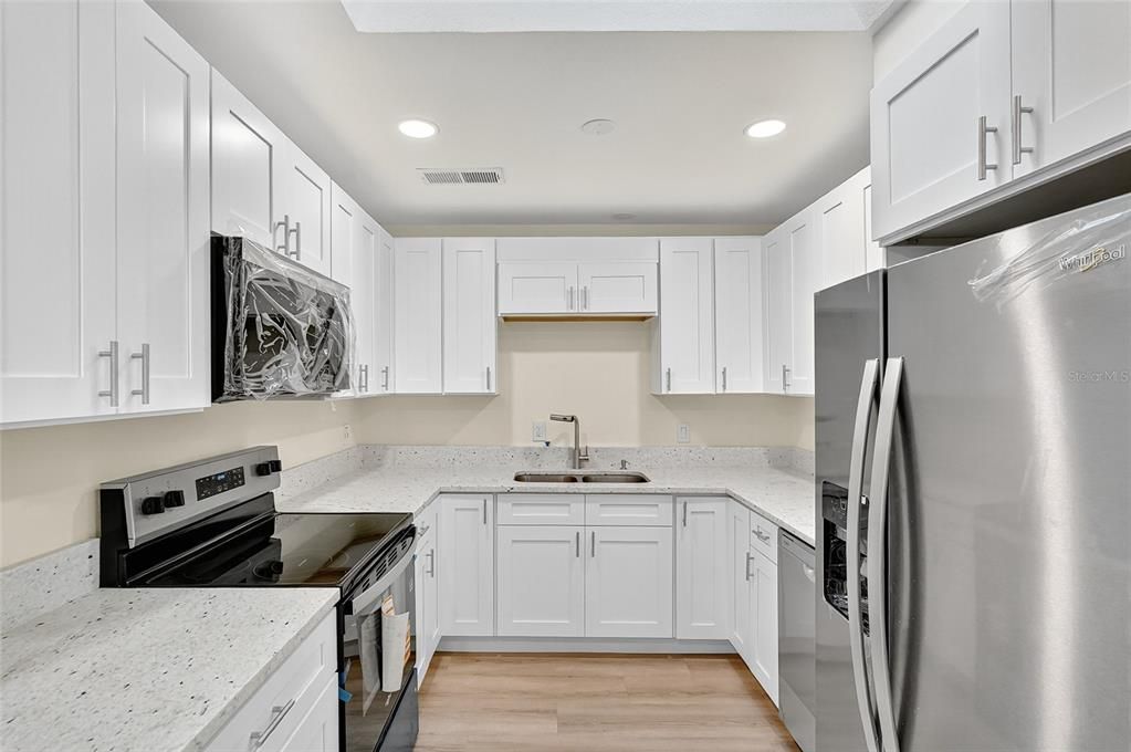 Activo con contrato: $299,990 (3 camas, 2 baños, 1104 Pies cuadrados)