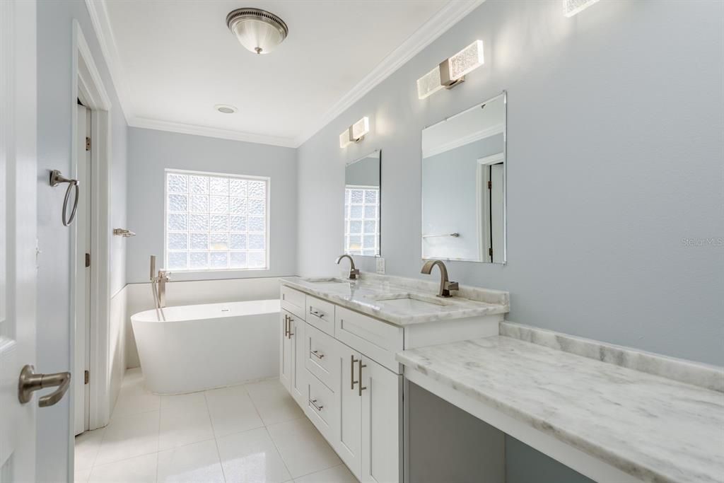 For Sale: $799,000 (3 beds, 2 baths, 2507 Square Feet)