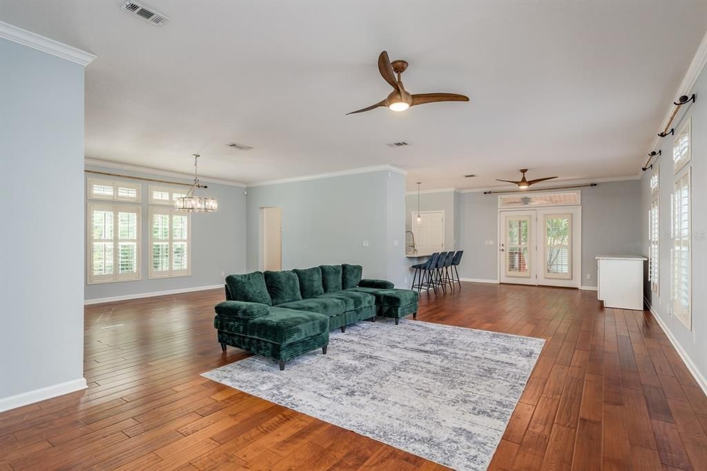 For Sale: $799,000 (3 beds, 2 baths, 2507 Square Feet)