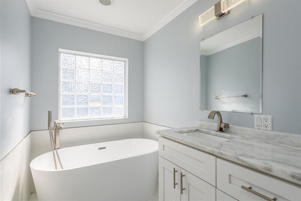 For Sale: $799,000 (3 beds, 2 baths, 2507 Square Feet)