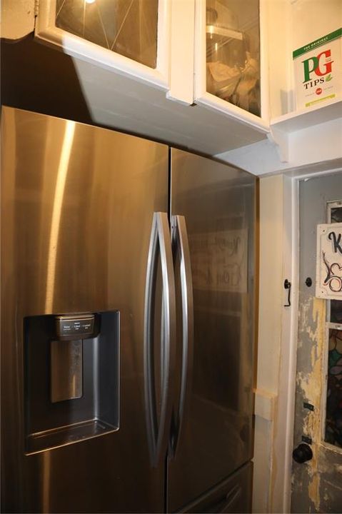 待售: $735,000 (6 贝兹, 0 浴室, 2800 平方英尺)