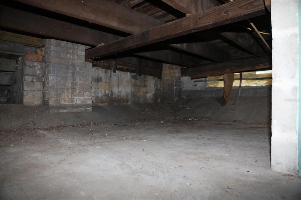 待售: $735,000 (6 贝兹, 0 浴室, 2800 平方英尺)