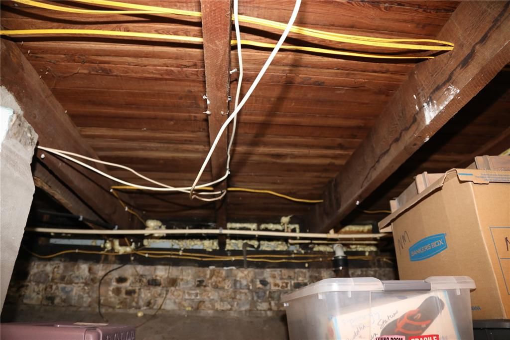 待售: $735,000 (6 贝兹, 0 浴室, 2800 平方英尺)