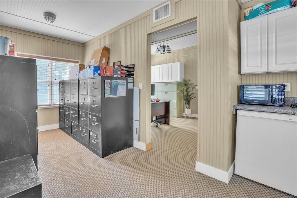 待售: $299,999 (0 贝兹, 0 浴室, 1692 平方英尺)