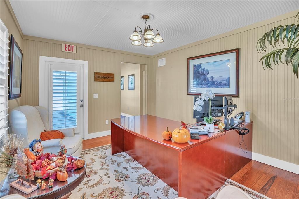 待售: $299,999 (0 贝兹, 0 浴室, 1692 平方英尺)