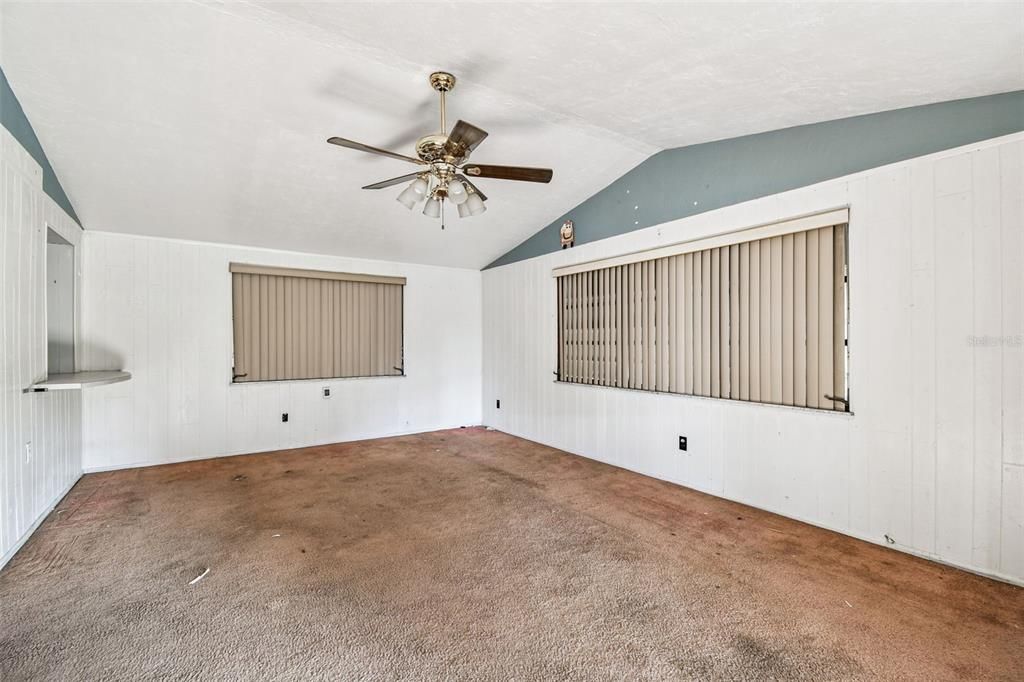 Activo con contrato: $160,000 (2 camas, 1 baños, 1206 Pies cuadrados)