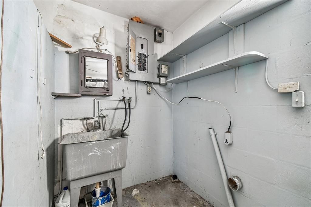 Activo con contrato: $160,000 (2 camas, 1 baños, 1206 Pies cuadrados)