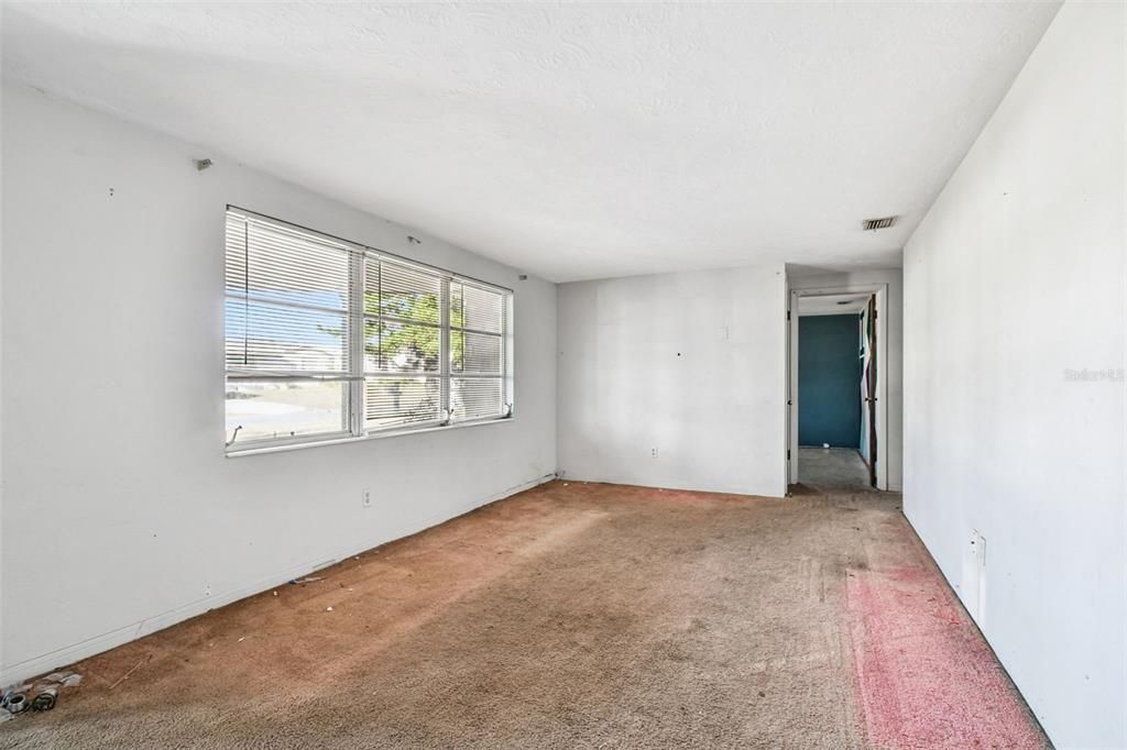 Activo con contrato: $160,000 (2 camas, 1 baños, 1206 Pies cuadrados)