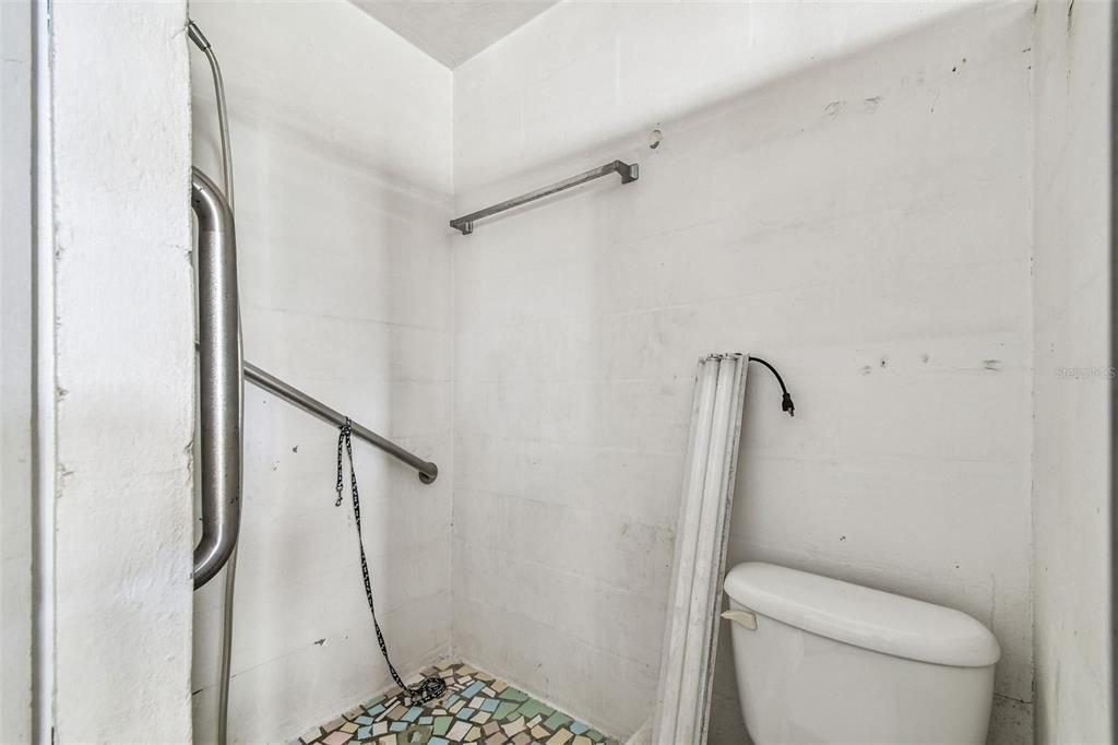 Activo con contrato: $160,000 (2 camas, 1 baños, 1206 Pies cuadrados)