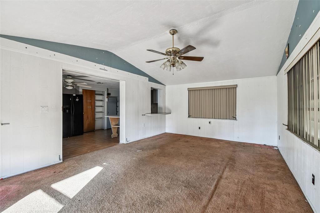 Activo con contrato: $160,000 (2 camas, 1 baños, 1206 Pies cuadrados)