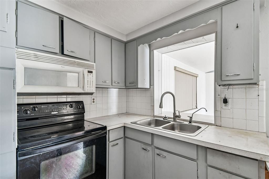 Activo con contrato: $160,000 (2 camas, 1 baños, 1206 Pies cuadrados)