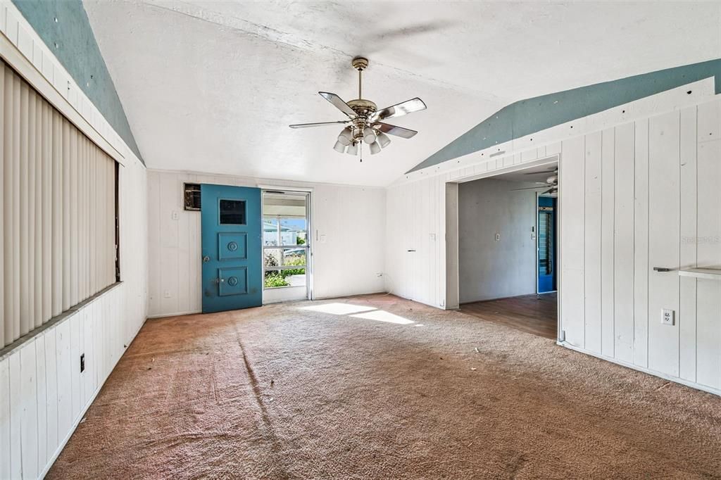 Activo con contrato: $160,000 (2 camas, 1 baños, 1206 Pies cuadrados)