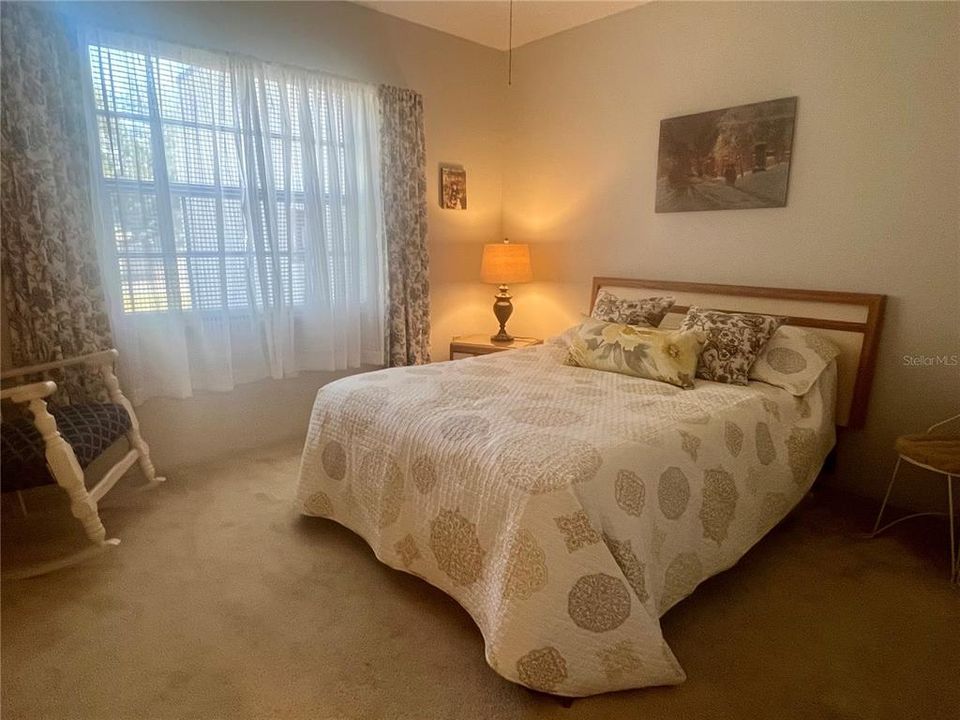 Active With Contract: $89,900 (2 beds, 1 baths, 812 Square Feet)