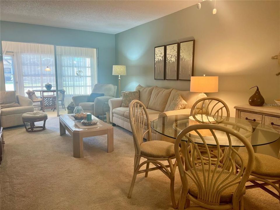 Active With Contract: $89,900 (2 beds, 1 baths, 812 Square Feet)